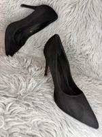 Schwarze High Heels mit Stoff-Spitze – Größe 40, ca. 10 cm Absatz München - Sendling Vorschau