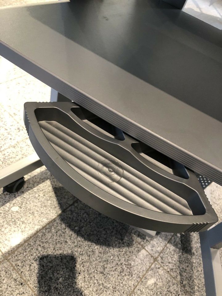 Computertisch PC-Tisch hochwertig grau in Wolfsburg