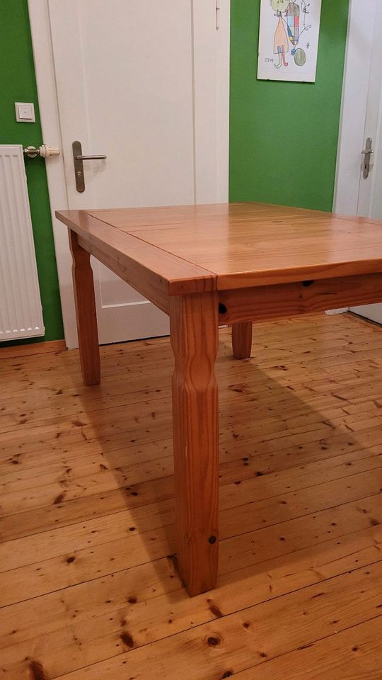 Tisch / Esstisch Massiv Holz 140 × 92 cm in Nidderau