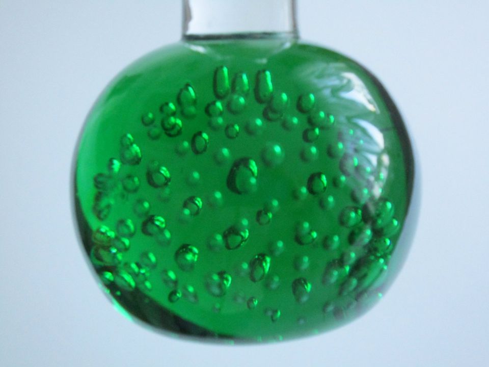 Vase Mit Kugelfuß Glas grün mit Luftblasen Stengelvase Solifleur in Ober-Mörlen