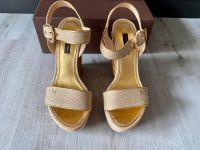 Original Louis Vuitton Sandalen mit Keilabsatz Gr. 36 in gold Hessen - Solms Vorschau