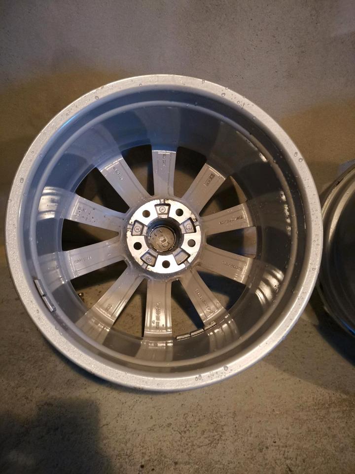 2x Felgen Audi 18Zoll 5x112 A5 S5 F5 A4 S4 B9 8W  8W0601025AL in Althengstett