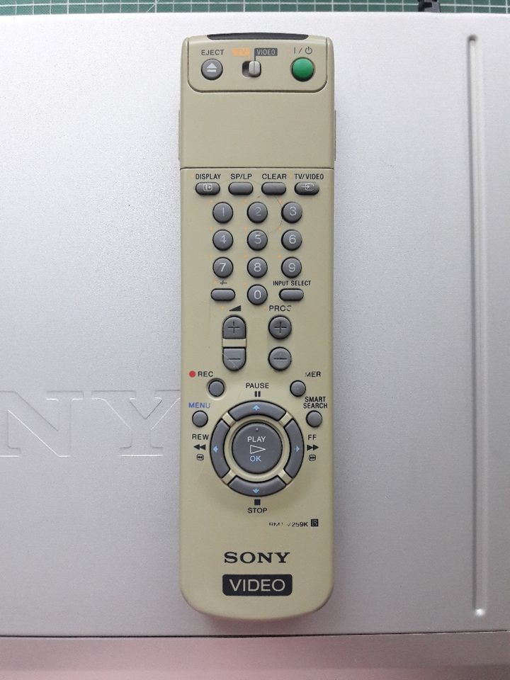 Sony VHS Videorecorder SLV SE 810 silber in Leinfelden-Echterdingen