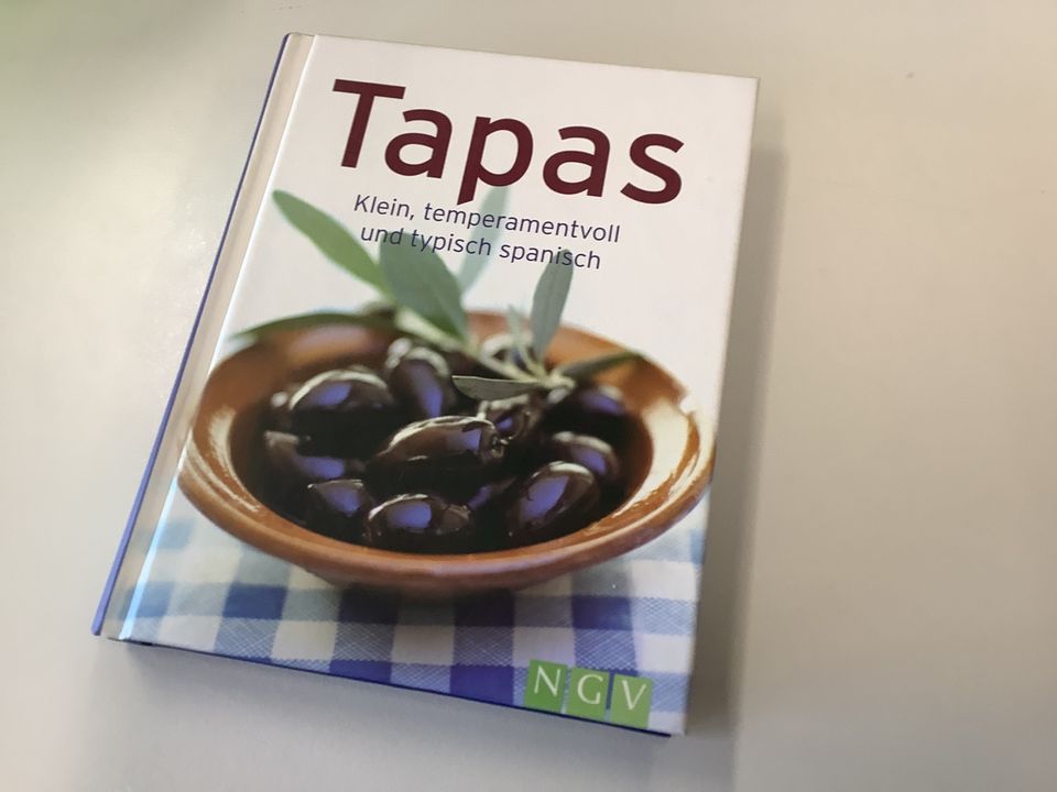 Kochbuch "Tapas. Klein, temperamentvoll und typisch spanisch" in Waldbröl