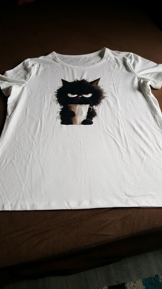 T-Shirt weiß XXL mit mürrischer Katze ungetragen in Bornheim