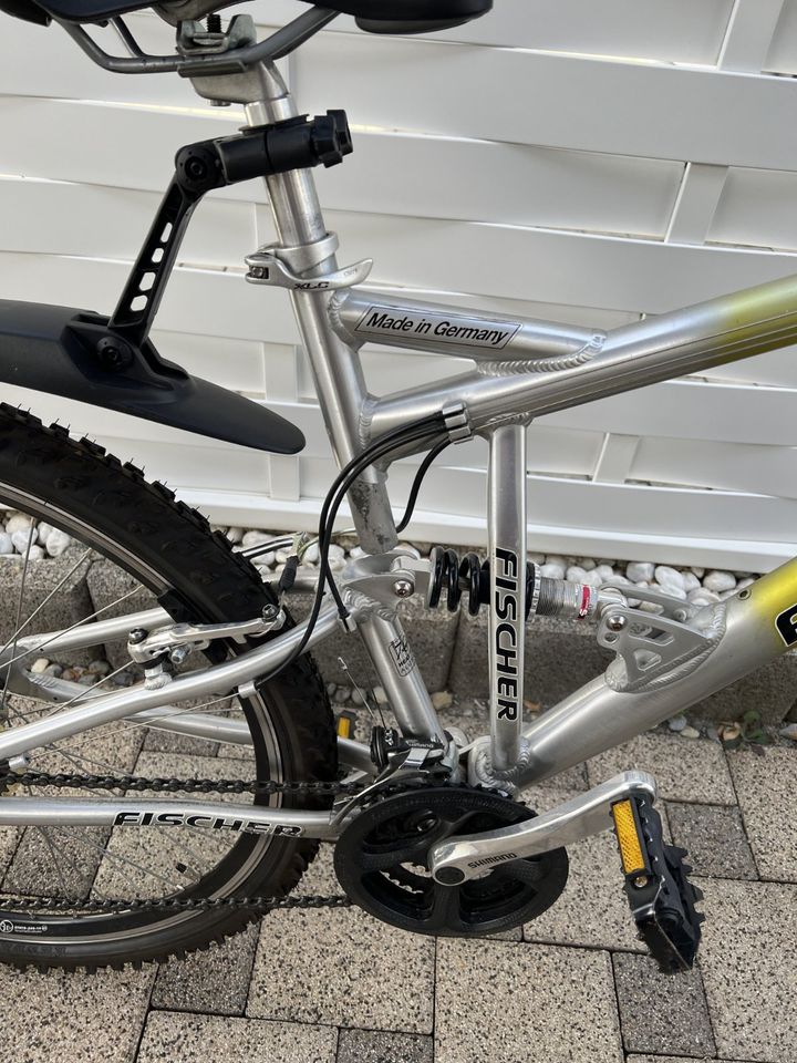 26 Zoll MTB FISCHER Vollgefedert, 24-Gang Shimano Kettenschaltung in Baienfurt