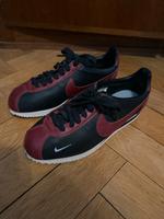 Nike Cortez Sneaker 36.5 neuwertig schwarz Bordeaux burgundy Hessen - Neu-Isenburg Vorschau
