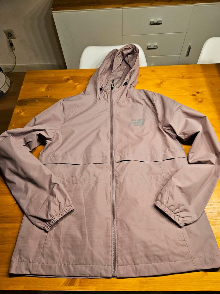 Regenjacke New Balance Damen in Nordrhein-Westfalen - Zülpich | eBay  Kleinanzeigen ist jetzt Kleinanzeigen