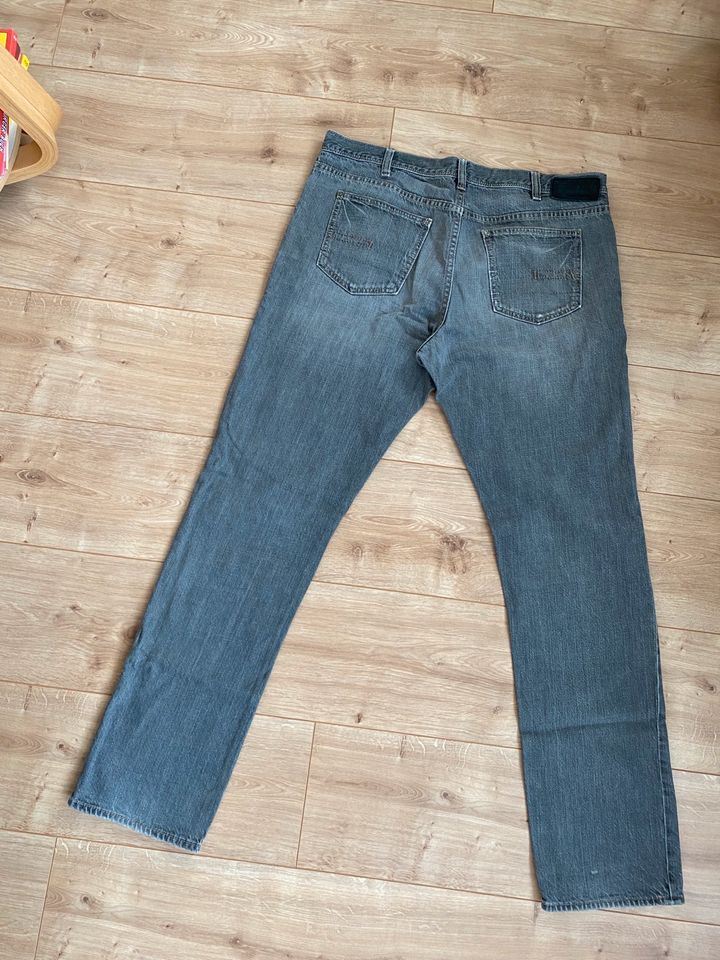 Calvin Klein Jeans Herren grau XL 36 in Darmstadt
