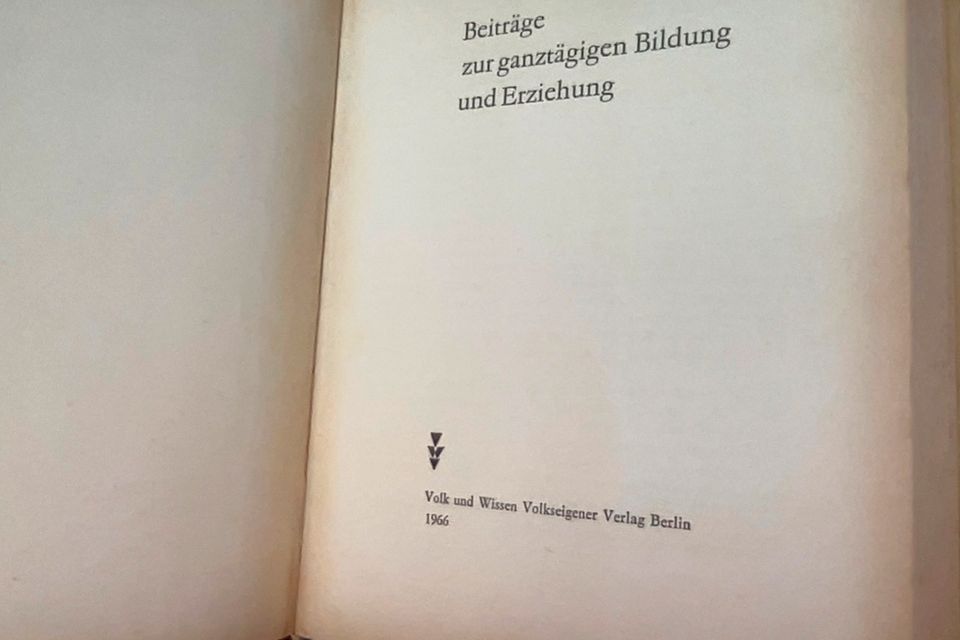 "Beiträge zur ganztägigen Bildung u. Erziehung"  (DDR 1966) in Potsdam