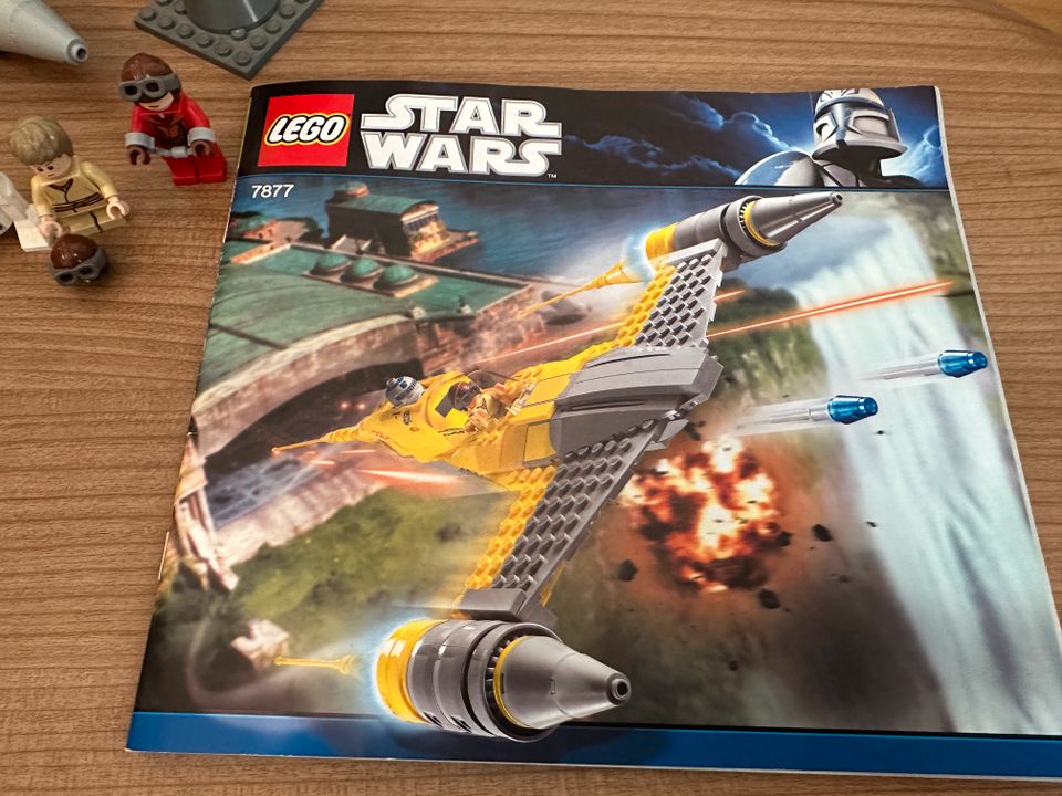 LEGO Star Wars Set 7877 „Naboo Starfighter“ in Berlin
