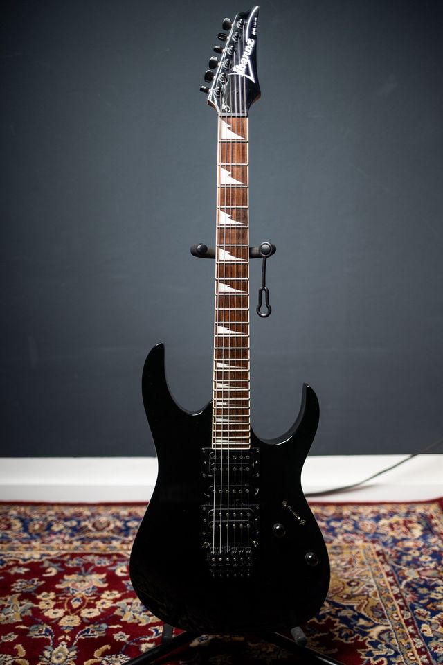 Ibanez E-Gitarre Schwarz RG 170 DX - Auslaufmodell in Berlin