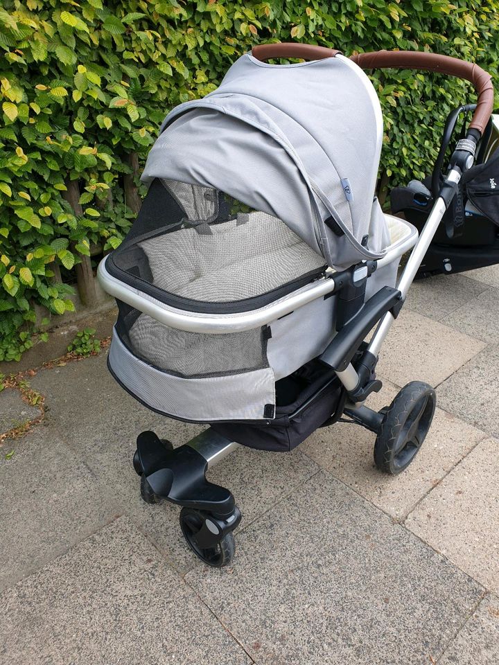 Set Kinderwagen von Bonavi und Autositz von Joie in Dortmund