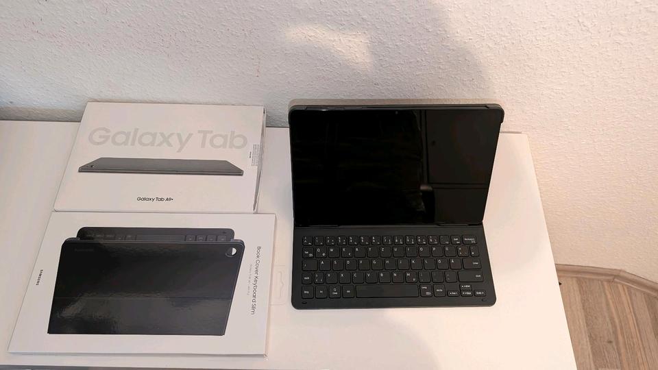 Samsung Galaxy Tab A9+ & Samsung Keyboard Cover & MicroSD 512GB in Wolfsburg