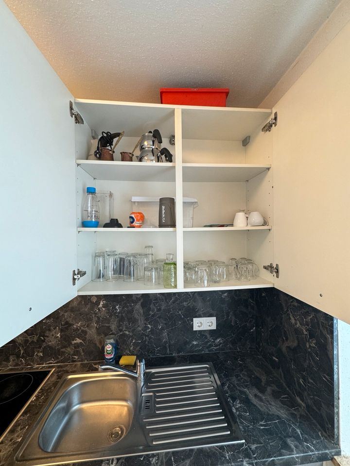 2 Zeilen Küche mit E Geräte in Landshut