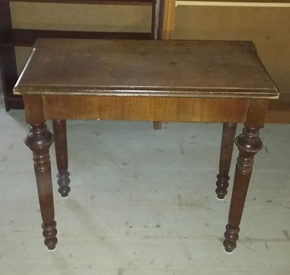 Antiker Tisch in Dorum