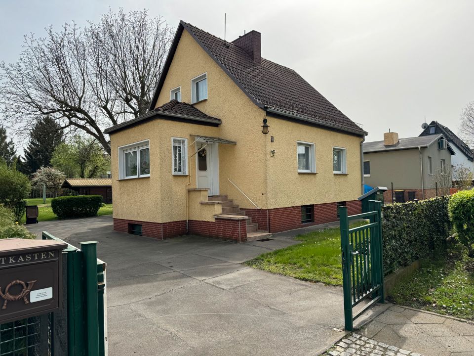 Charmantes Einfamilienhaus auf großem Grundstück in Karow in Berlin