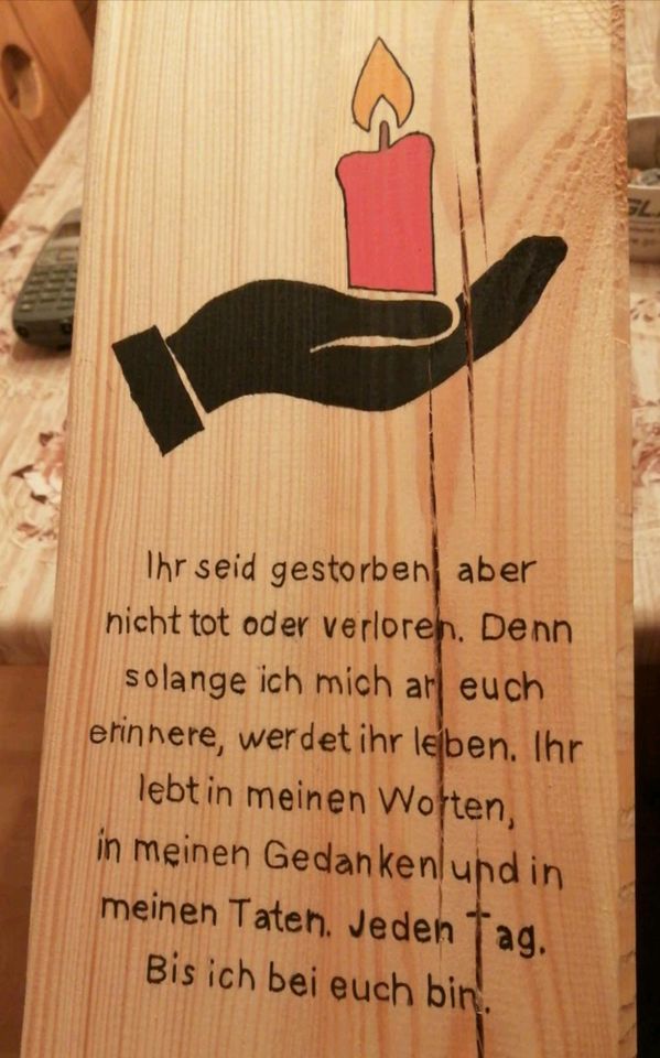 Verschiedene Schilder Holzschild Hinweisschild in Simbach