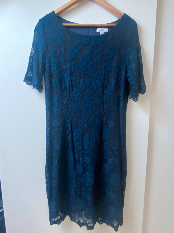 Spitzen-Kleid, klassisch, dunkelblau,  knielang in Bräunlingen