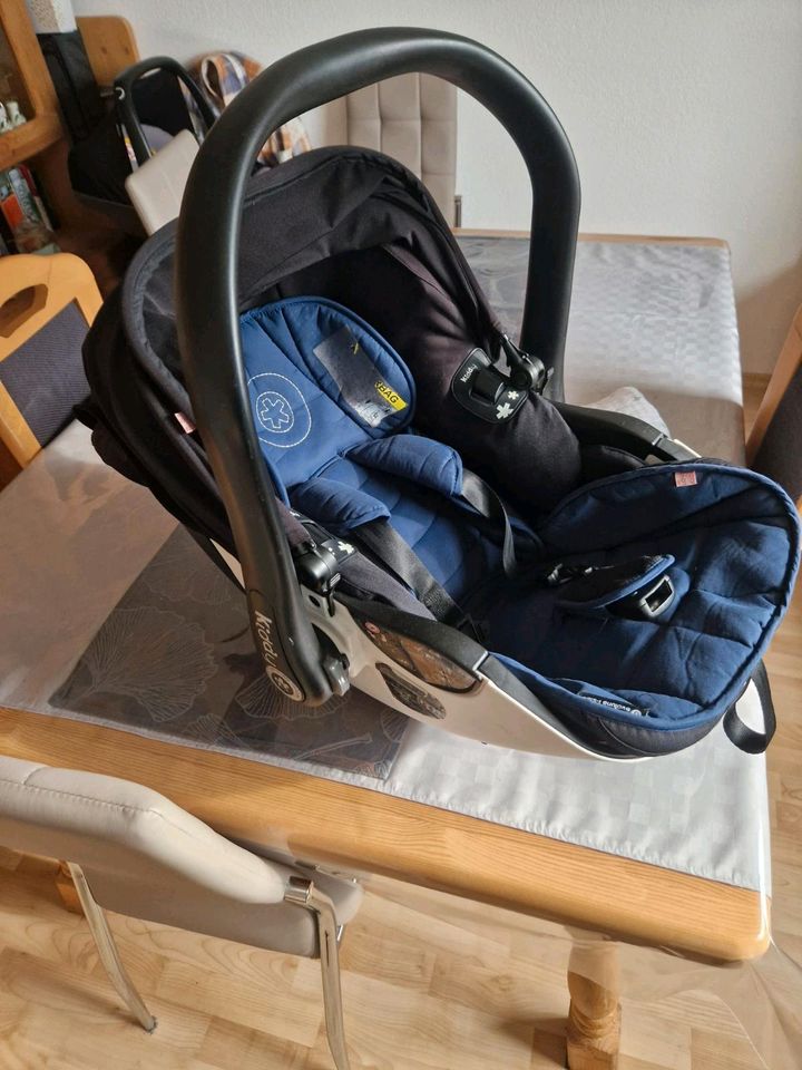 Kiddy Babyschale mit Auto-isofixstation in Singen