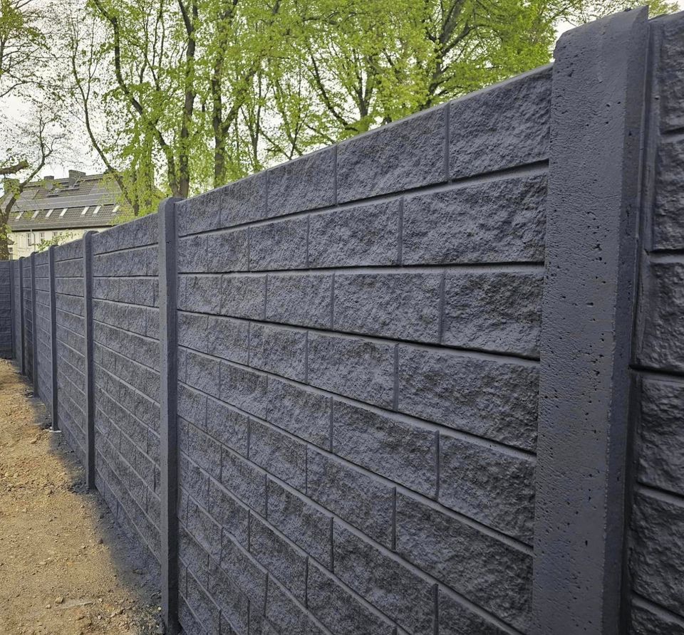 Betonzaun Betonzäune Sichtschutzzaun 40m Montage Gartenzaun in Halle