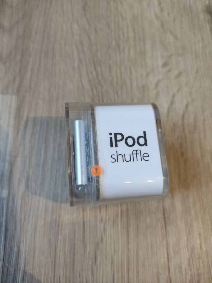 iPod Shuffle Neu OVP 4. Generation - MD778FD/A A1373 in Wuppertal
