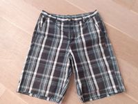 Coole Shorts Herren schwarz grau weiß türkis kariert Gr L TOP München - Ramersdorf-Perlach Vorschau