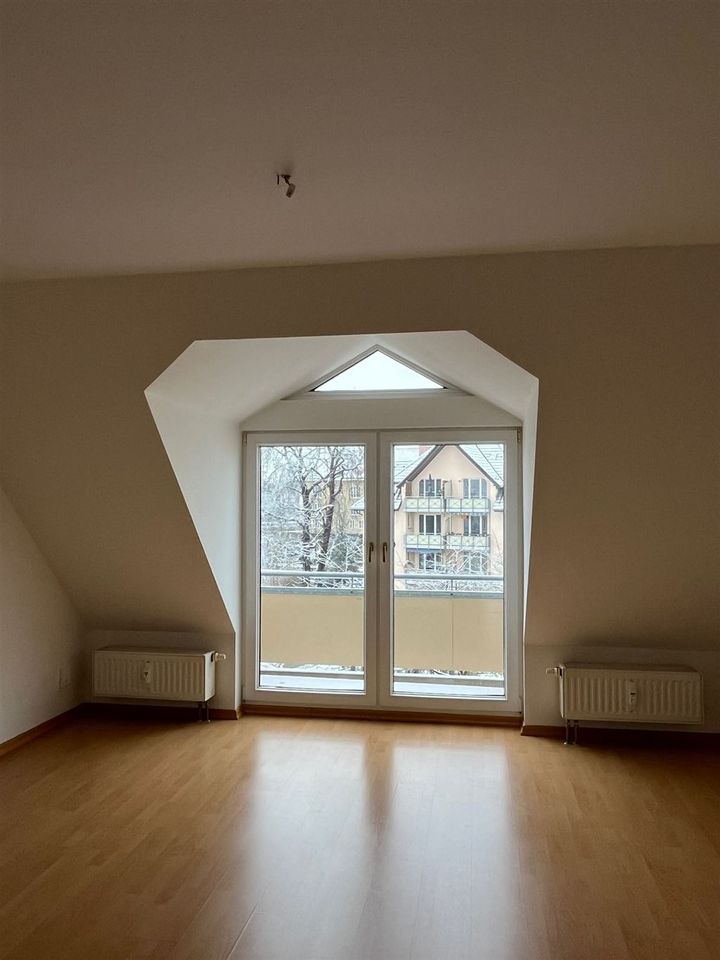 * Sehr gepflegte 2-Zimmer mit Balkon, Abstellkammer und Wannenbad! * in Chemnitz