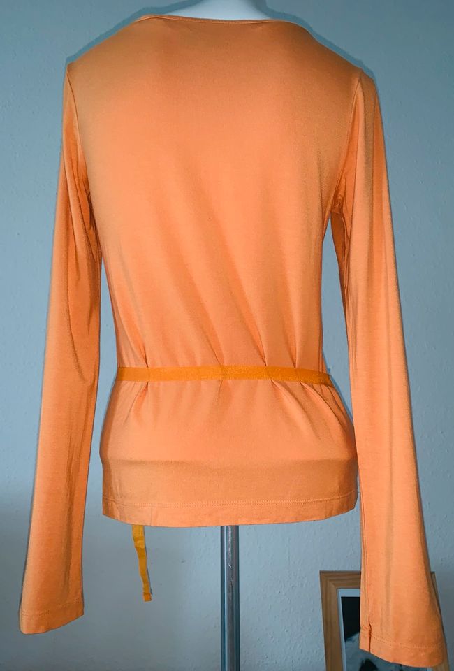 Stefanel Langarmshirt orange mit Druck "To the One" in Berlin