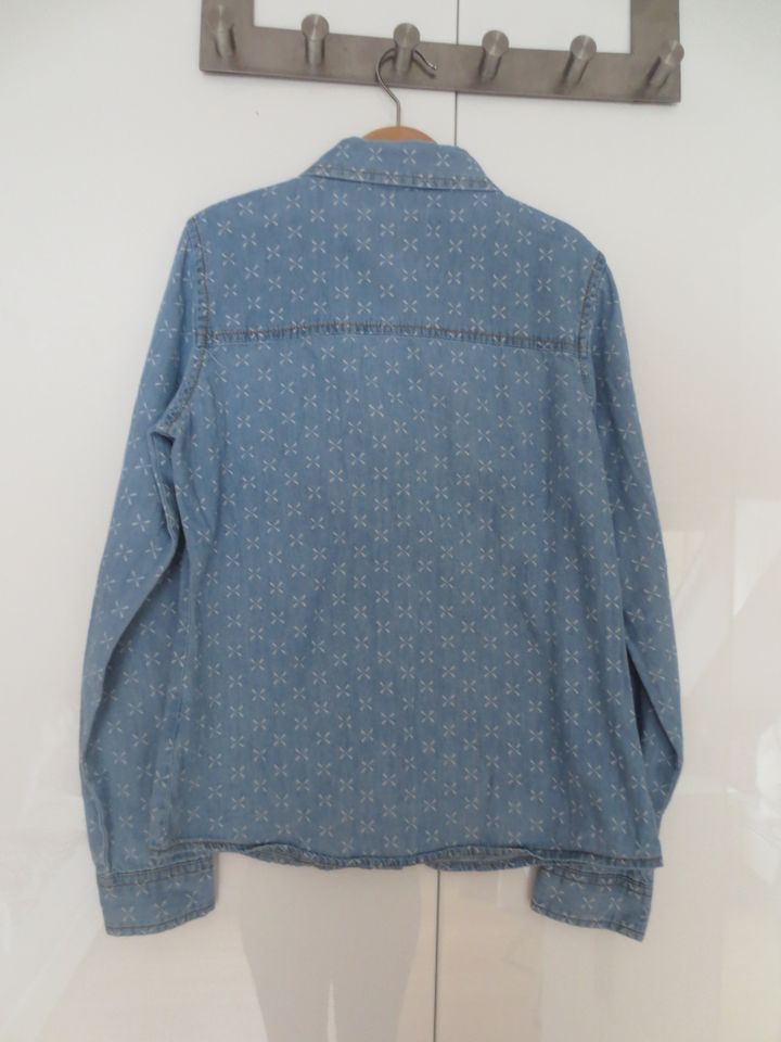 Jeansbluse mit Print (Gr. 152)   1,50 € in Neumarkt i.d.OPf.