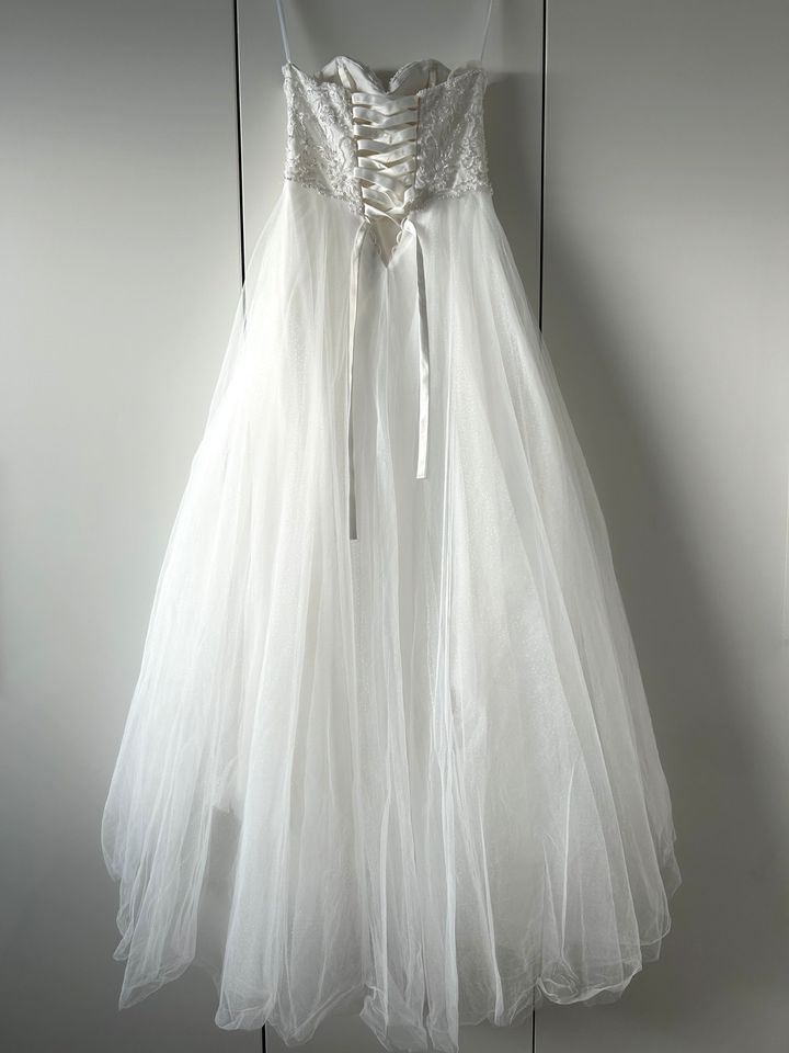Wunderschönes Brautkleid Ivory Größe 36 in Scheeßel