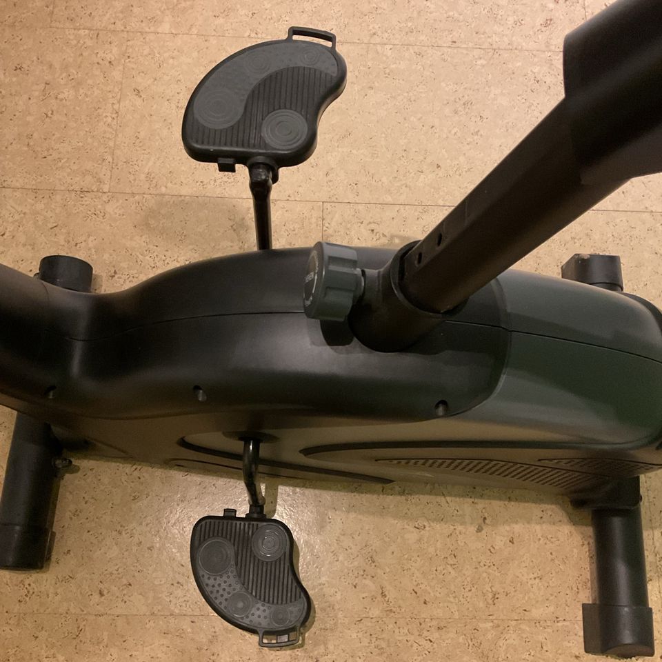 Trimmrad  Heimtrainer Sport indoor cycling in Warburg