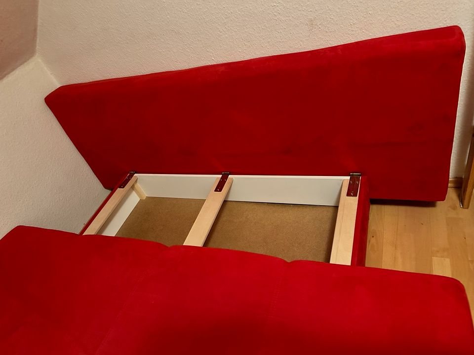 Sofa - Schlafsofa in Rot in München
