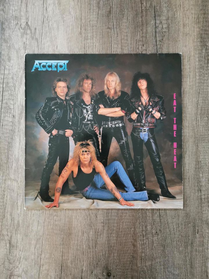 Lp vinyl Accept Eat the Heat in Waal