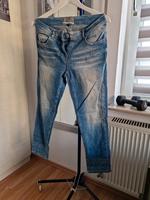 Tolle  7/8 Jeans Größe 28 Hessen - Friedrichsdorf Vorschau
