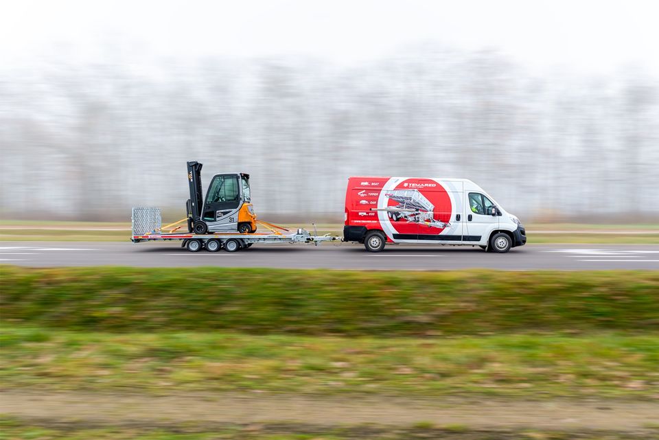 Temared UNIVERSAL 5121/3 S 3.5T LED Maschinentransporter 100Km/H in Bischweier