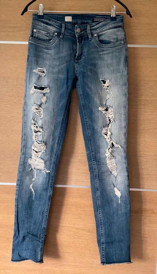 Tommy Hilfiger Jeans Destroyed Ripped 25/32 Milan in Hamburg