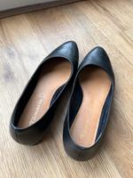 Schwarze Leder-Ballerinas Wandsbek - Hamburg Wellingsbüttel Vorschau