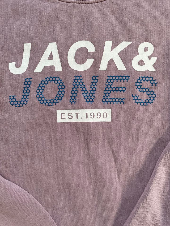 Jack and Jones Pullover * lila * Größe M in Bielefeld