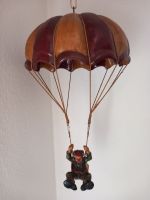 Vintage Holzfigur Fallschirmspringer Handgefertigt Rarität Nordrhein-Westfalen - Gelsenkirchen Vorschau