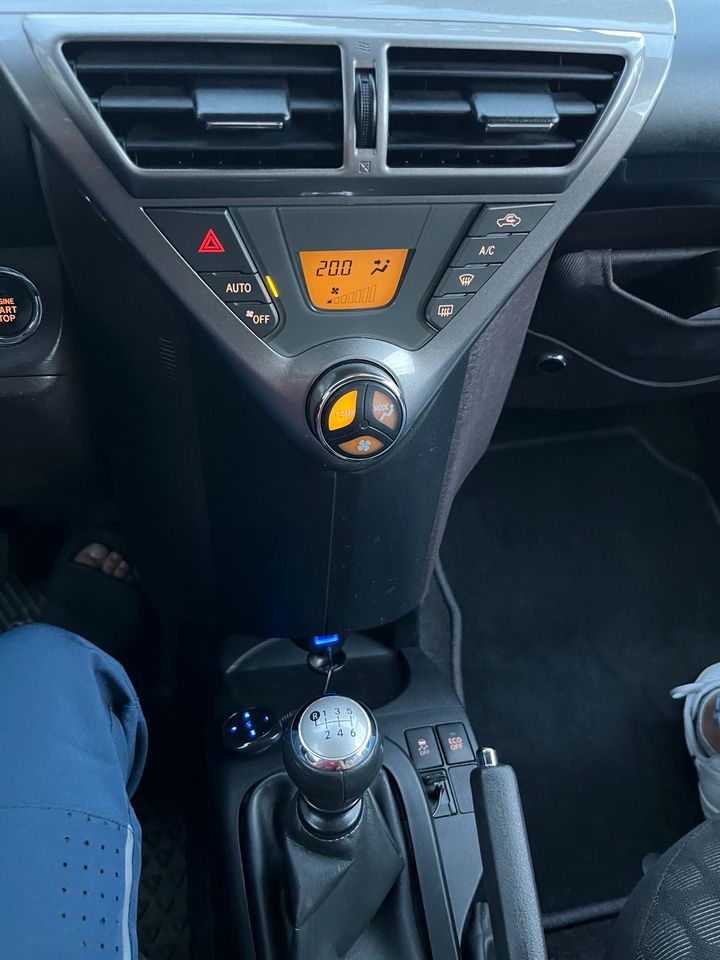 Toyota IQ 4-Sitzer 98ps NEU TÜV in Bad Homburg