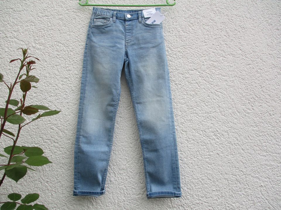 H&M Hose Jeans hellblau Straight & Denim Größe 128 - Neu Etikett in Ravensburg