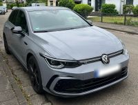 VW Golf 8 R-Line Mondsteingrau Blackstyle Paket PANO AHK Niedersachsen - Wunstorf Vorschau