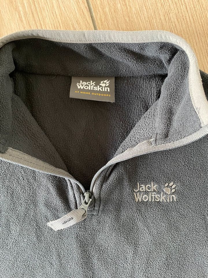 Neuwertig Jack Wolfskin Fleece Pullover Dunkelgrau 122 in Mülheim (Ruhr)