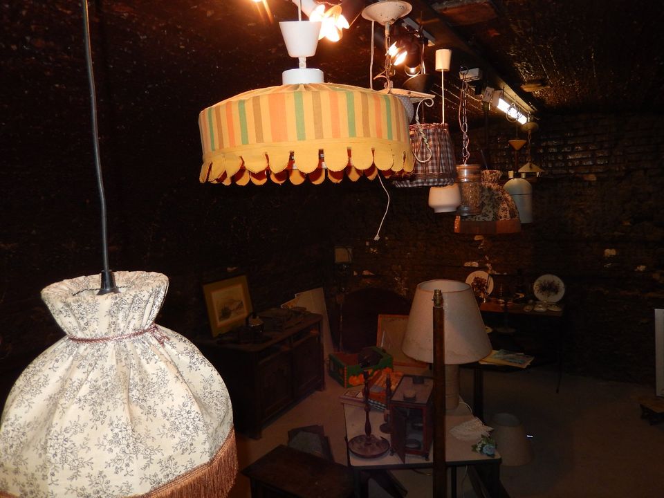 Diverse antik alte vintage haengelampe stehlampe tischelampe lamp in Oschatz
