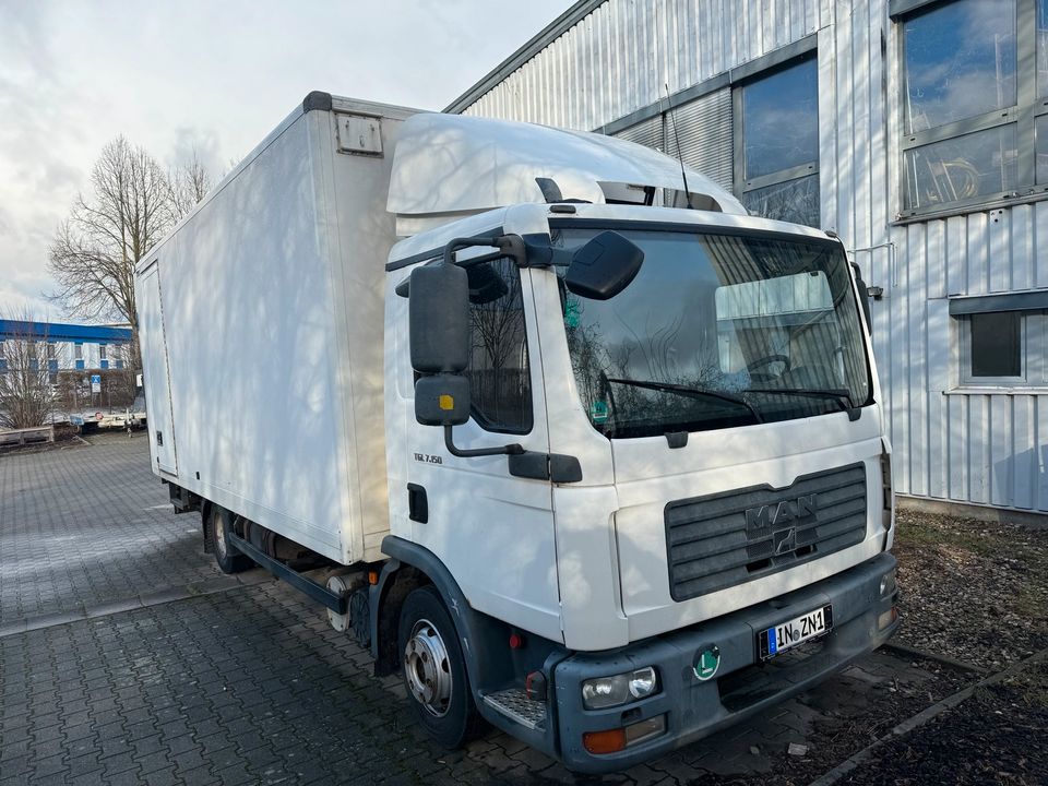 MAN Autotransporter, Abschleppwagen, Abschlepper, geschlossen in Ingolstadt