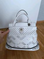 Super schöne Guess Tasche in weiß mit Glitzereffekt Nordrhein-Westfalen - Bedburg Vorschau