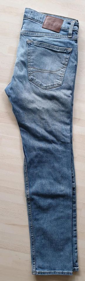 Hollister Herren Jeans blau (32/30) in Köln