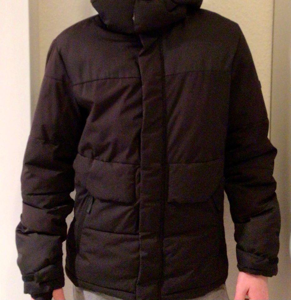 Jack & Jones Herren Winterjacke Größe S in schwarz in Köln