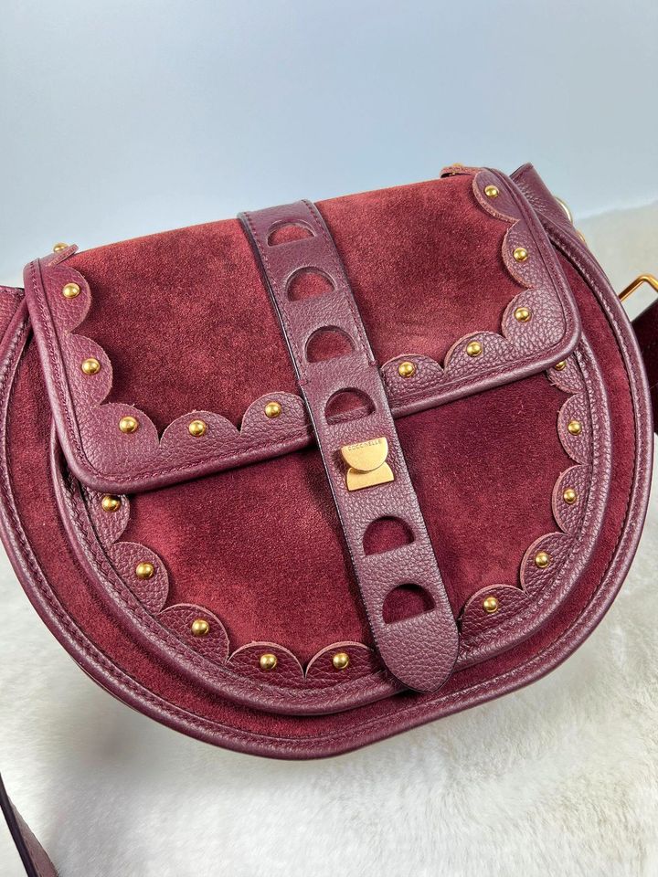 Coccinelle Carousel Suede Flap Crossbody Tasche Grape Weinrot Rar in  Niedersachsen - Ehrenburg | eBay Kleinanzeigen ist jetzt Kleinanzeigen